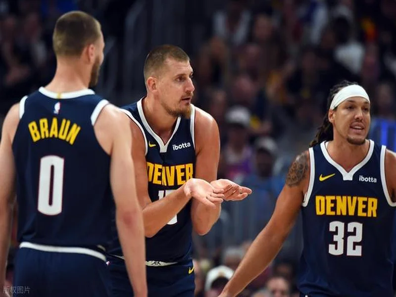 希勒评英超第23轮最佳阵：马奎尔、格伊、埃斯特旺、姆伯莫在列